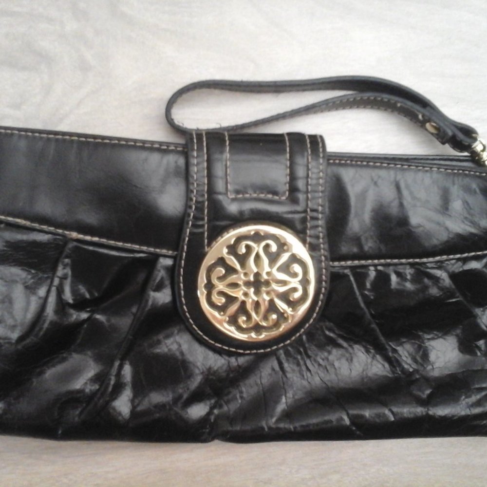 Solina Black Leather Snap Flap Zip Close Wristlet Clutch Handbag    Size 5x11